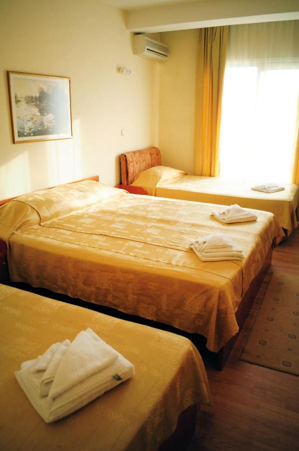 Vip Hotel Skopje - New Management Esterno foto