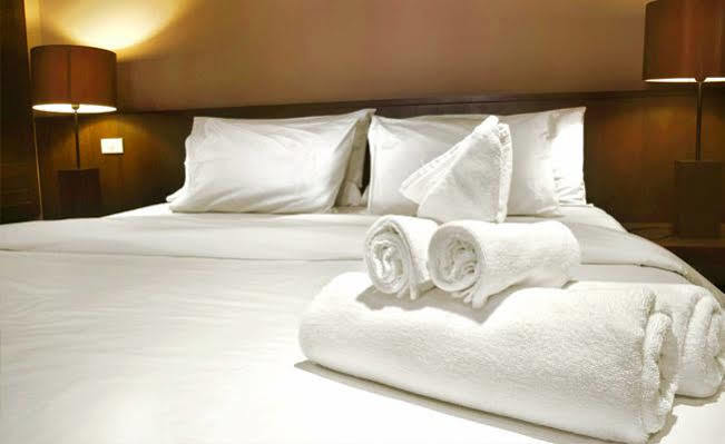 Vip Hotel Skopje - New Management Esterno foto