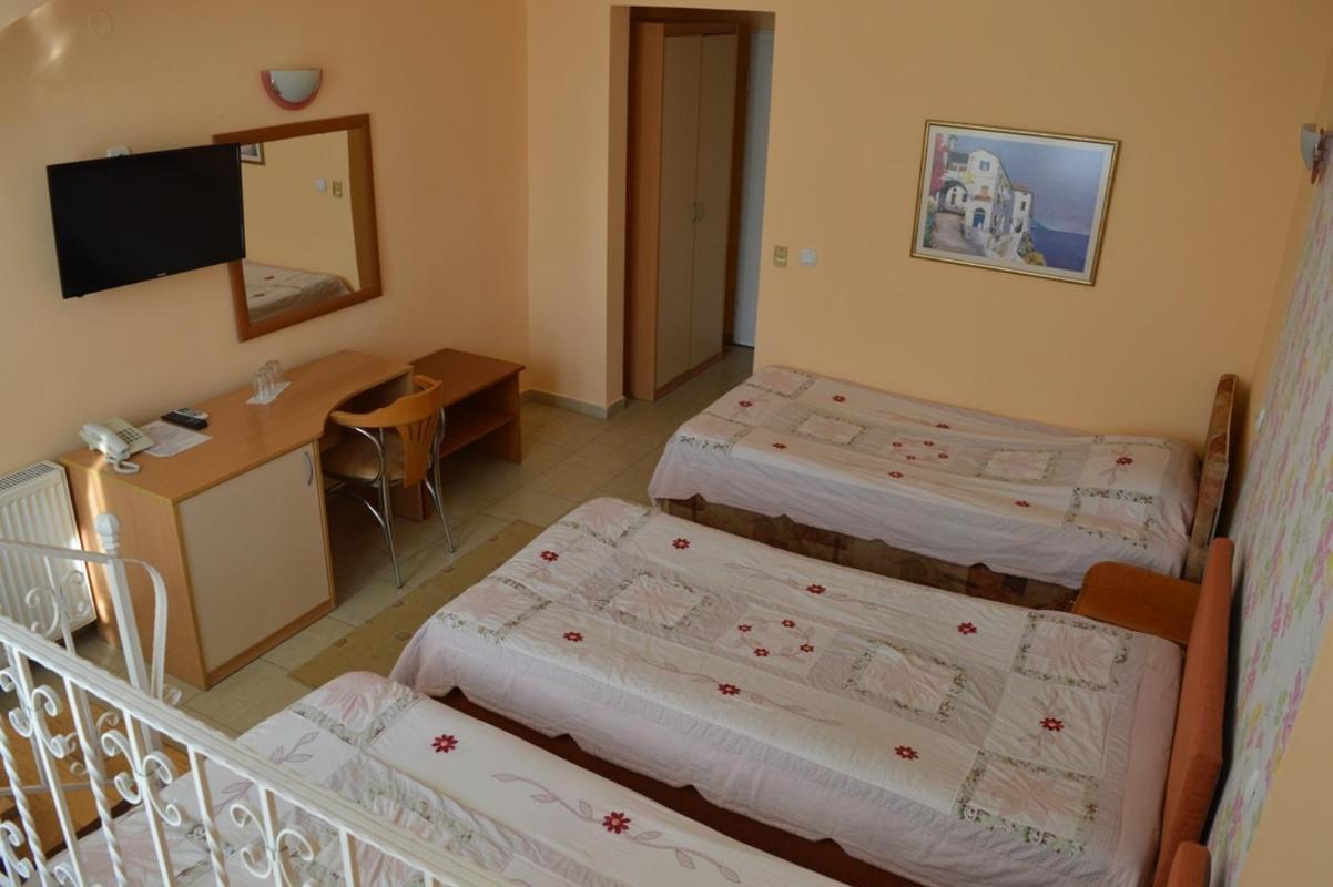 Vip Hotel Skopje - New Management Esterno foto