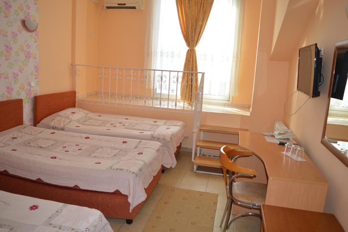 Vip Hotel Skopje - New Management Esterno foto