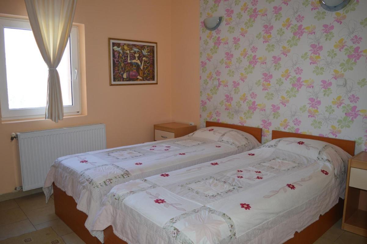 Vip Hotel Skopje - New Management Esterno foto
